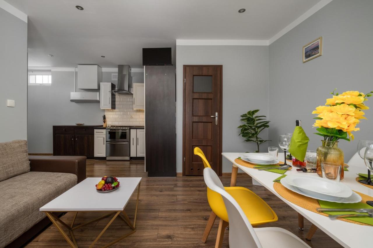 Market Square Corner Kuznicza By Renters Apartment